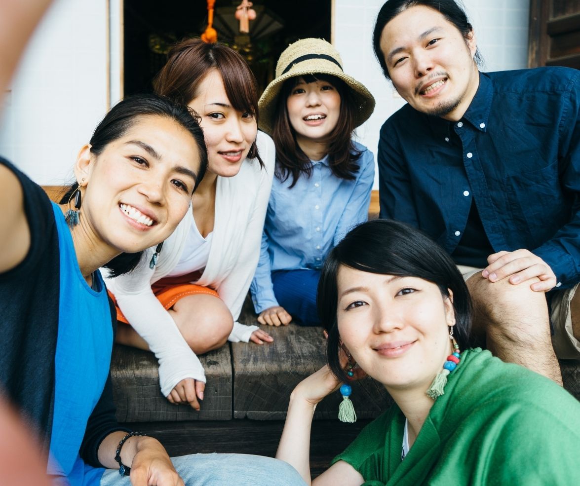 Người lao động Nhật Bản cần phải tham gia các khóa đào tạo về nghề nghiệp và ngôn ngữ để chuẩn bị cho môi trường làm việc mới.