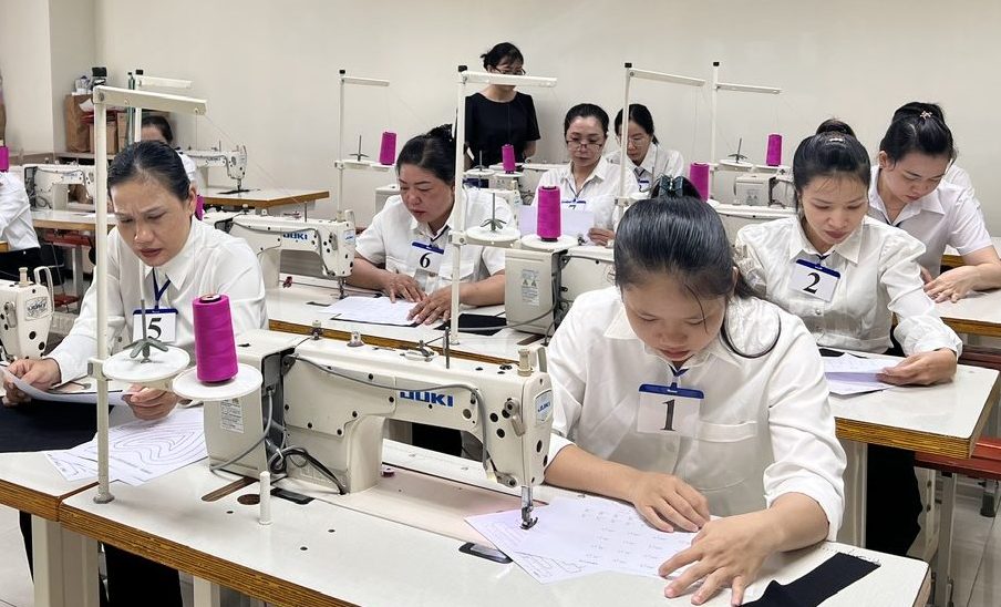 Tuyển Nữ thợ may công nghiệp 